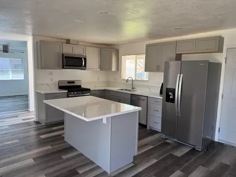 Kitchen - 2008 Cardinal Dr, Ceres, CA 95307 photo 4 of 4