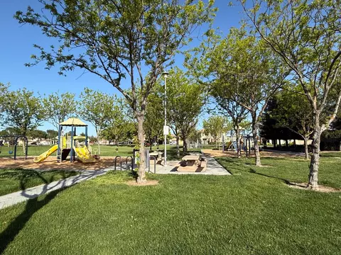 1003 Alfonso Ln, Manteca, CA 95336 photo 4