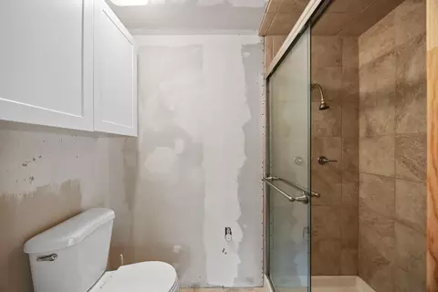 Bath - 6880 White Ln, Loomis, CA 95650 photo 6 of 6