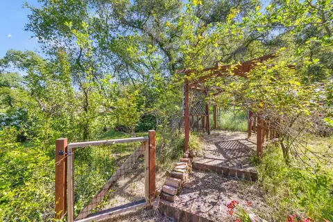 Exterior - 6880 White Ln, Loomis, CA 95650 photo 6 of 23
