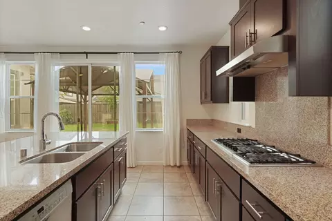 Kitchen - 1213 Barbera Ct, Lodi, CA 95242 photo 4 of 5