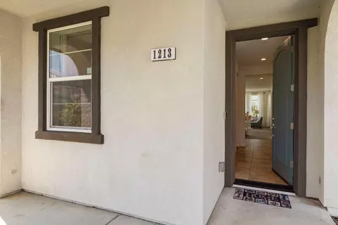 Entry Way - 1213 Barbera Ct, Lodi, CA 95242 photo 1 of 3