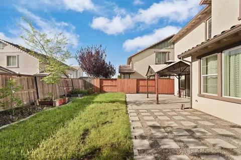 Exterior - 1213 Barbera Ct, Lodi, CA 95242 photo 5 of 8