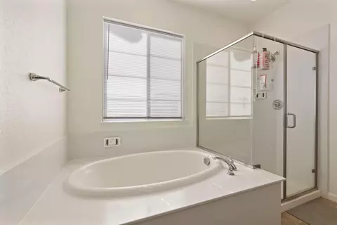 Bath - 1213 Barbera Ct, Lodi, CA 95242 photo 2 of 3