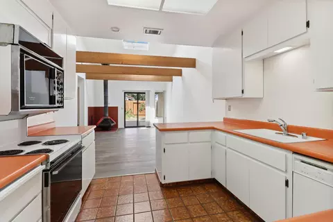 Kitchen - 1211 Arthur St, Davis, CA 95616 photo 5 of 5