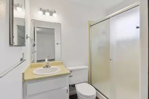 Bath - 1211 Arthur St, Davis, CA 95616 photo 1 of 3