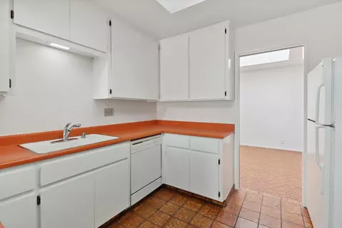 Kitchen - 1211 Arthur St, Davis, CA 95616 photo 2 of 5