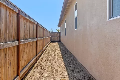 Exterior - 2877 Margot Ln, Turlock, CA 95382 photo 7 of 7