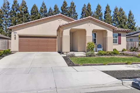 Exterior - 2877 Margot Ln, Turlock, CA 95382 photo 3 of 7