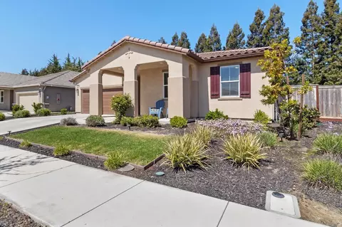Exterior - 2877 Margot Ln, Turlock, CA 95382 photo 2 of 7