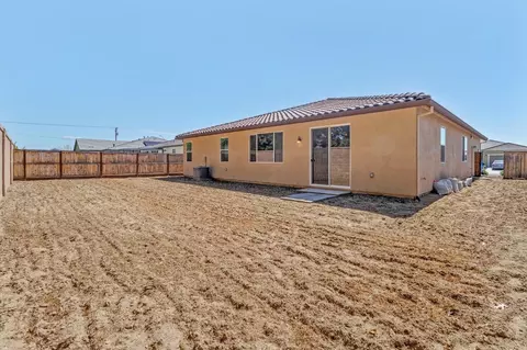 Exterior - 2877 Margot Ln, Turlock, CA 95382 photo 4 of 7