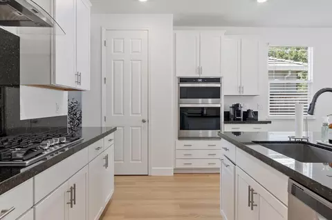 Kitchen - 2877 Margot Ln, Turlock, CA 95382 photo 2 of 2