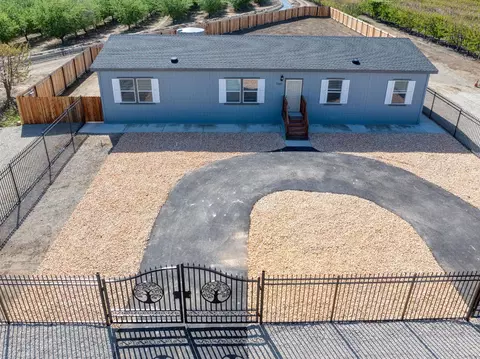 1060 Lemon Ave, Patterson, CA 95363 photo 2