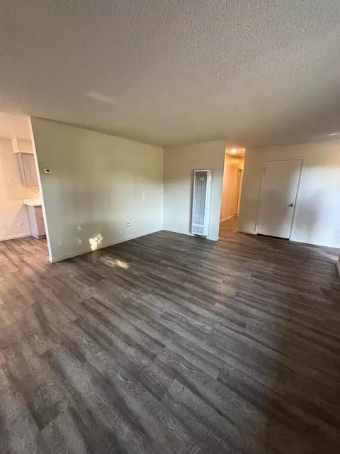 Living - 816 Clementa Way, Modesto, CA 95351 photo 2 of 3