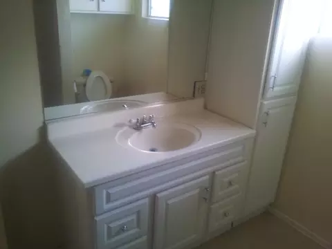 Bath - 816 Clementa Way, Modesto, CA 95351 photo 1 of 1