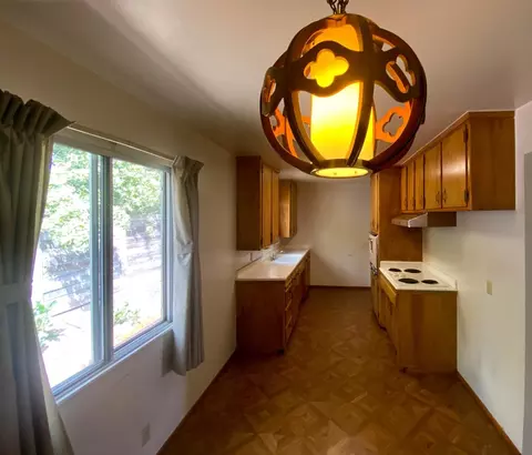 Kitchen - 5153 Kovanda Ave, Carmichael, CA 95608 photo 5 of 9