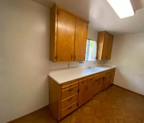 Kitchen - 5153 Kovanda Ave, Carmichael, CA 95608 photo 7 of 9