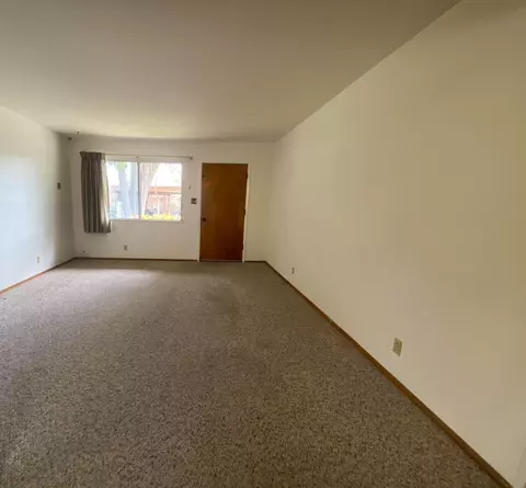 Living - 5153 Kovanda Ave, Carmichael, CA 95608 photo 2 of 4