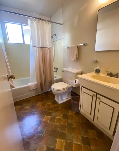 Bath - 5153 Kovanda Ave, Carmichael, CA 95608 photo 1 of 5