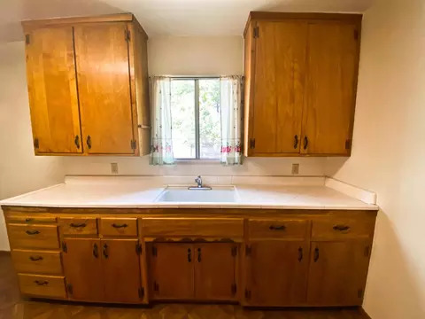 Kitchen - 5153 Kovanda Ave, Carmichael, CA 95608 photo 6 of 9