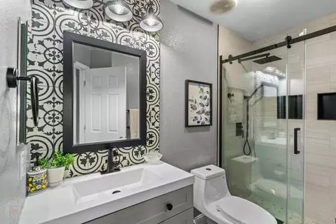 Bath - 2953 Campbell Ln, Tracy, CA 95377 photo 4 of 5