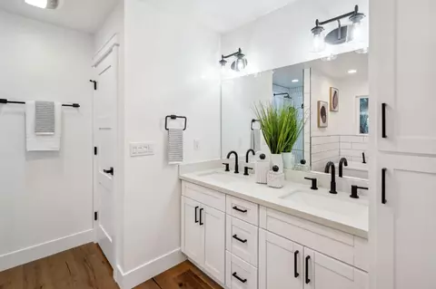 Bath - 1191 Jacob Ln, Carmichael, CA 95608 photo 1 of 7