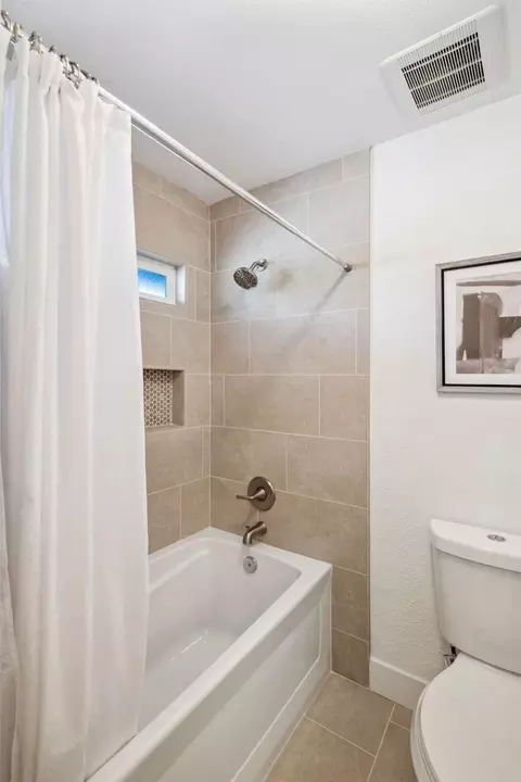 Bath - 1191 Jacob Ln, Carmichael, CA 95608 photo 7 of 7