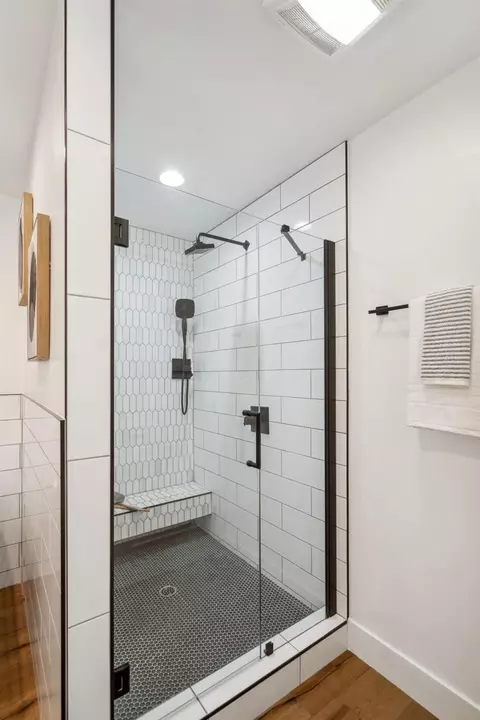Bath - 1191 Jacob Ln, Carmichael, CA 95608 photo 3 of 7