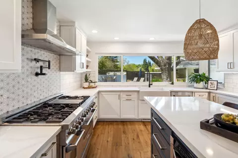 Kitchen - 1191 Jacob Ln, Carmichael, CA 95608 photo 6 of 7