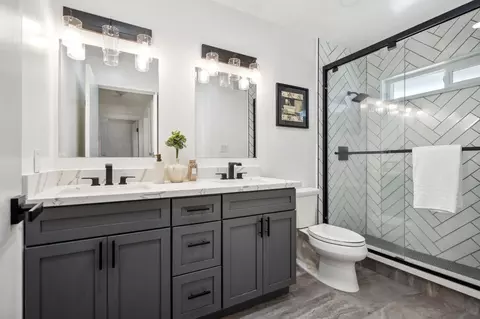 Bath - 1191 Jacob Ln, Carmichael, CA 95608 photo 5 of 7