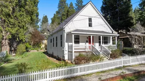 411 Pine St, Grass Valley, CA 95945 photo 1