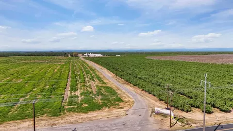 15309 E Keyes Rd, Denair, CA 95316 photo 4