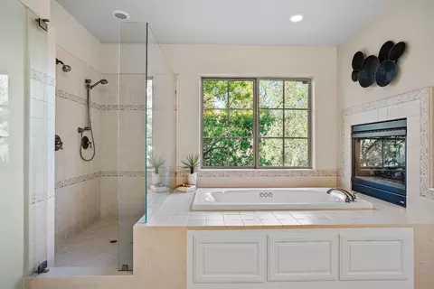 Bath - 9274 King Rd, Loomis, CA 95650 photo 5 of 10