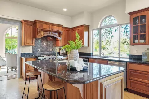 Kitchen - 9274 King Rd, Loomis, CA 95650 photo 8 of 10