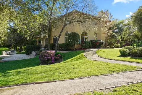 Exterior - 9274 King Rd, Loomis, CA 95650 photo 4 of 22