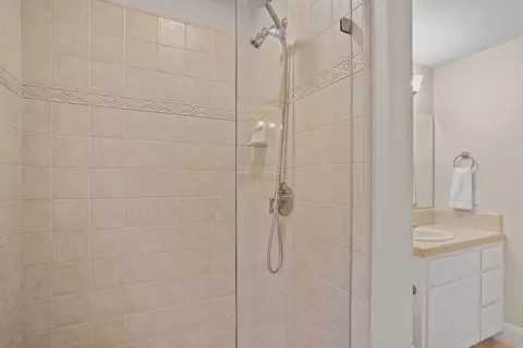 Bath - 9274 King Rd, Loomis, CA 95650 photo 2 of 10