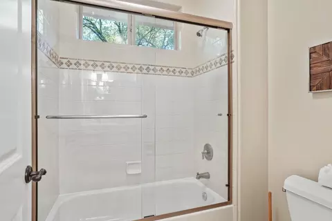 Bath - 9274 King Rd, Loomis, CA 95650 photo 8 of 10