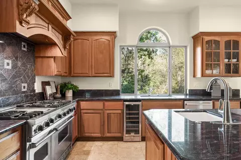 Kitchen - 9274 King Rd, Loomis, CA 95650 photo 9 of 10