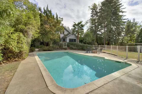 Exterior - 2147 Hillcrest Way, Carmichael, CA 95608 photo 11 of 31