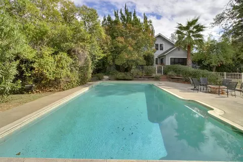 Exterior - 2147 Hillcrest Way, Carmichael, CA 95608 photo 12 of 31