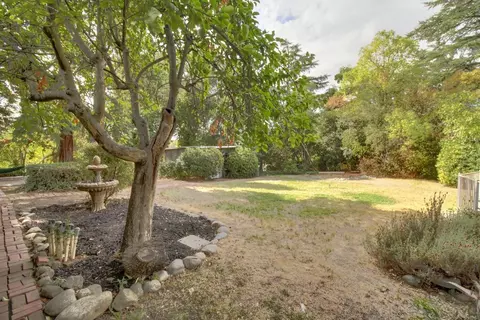 Exterior - 2147 Hillcrest Way, Carmichael, CA 95608 photo 13 of 31