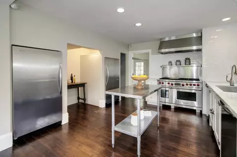 Kitchen - 2147 Hillcrest Way, Carmichael, CA 95608 photo 4 of 9