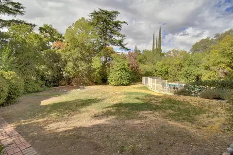 Exterior - 2147 Hillcrest Way, Carmichael, CA 95608 photo 14 of 31
