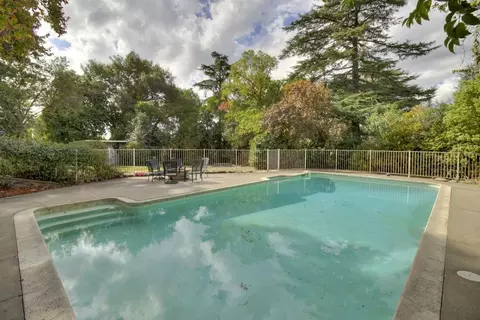 Exterior - 2147 Hillcrest Way, Carmichael, CA 95608 photo 10 of 31