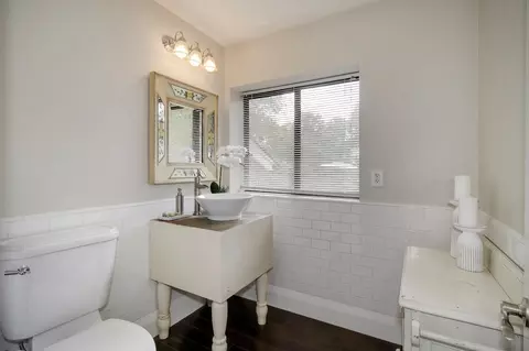 Bath - 2147 Hillcrest Way, Carmichael, CA 95608 photo 8 of 8