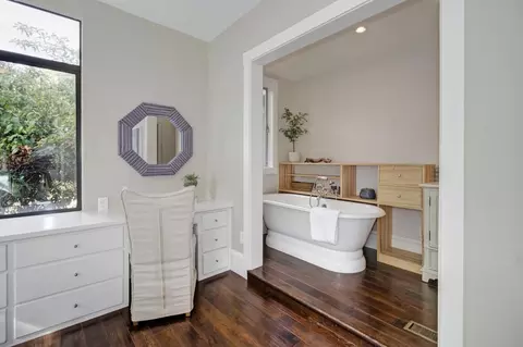 Bath - 2147 Hillcrest Way, Carmichael, CA 95608 photo 1 of 8