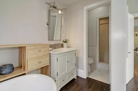 Bath - 2147 Hillcrest Way, Carmichael, CA 95608 photo 4 of 8