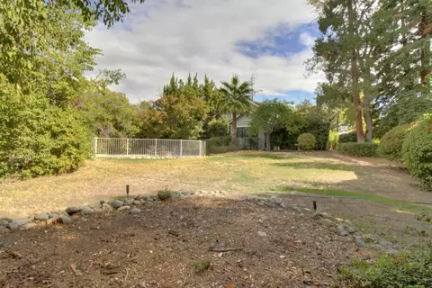 Exterior - 2147 Hillcrest Way, Carmichael, CA 95608 photo 16 of 31
