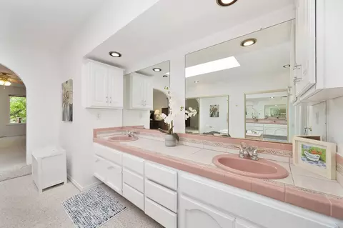 Bath - 3561 Ahwahnee Way, Cool, CA 95614 photo 4 of 9