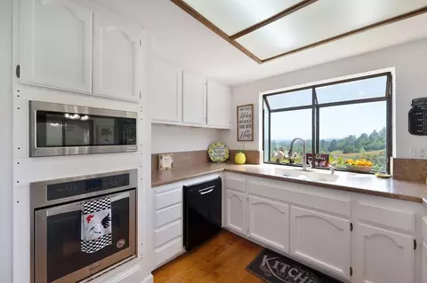 Kitchen - 3561 Ahwahnee Way, Cool, CA 95614 photo 2 of 10